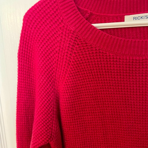 RICKI’S Comfy Knit Sweater Size: Small. Colour: Dark Pink. - Picture 2 of 4